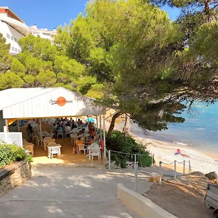 Seafront And Garden View Apartment *